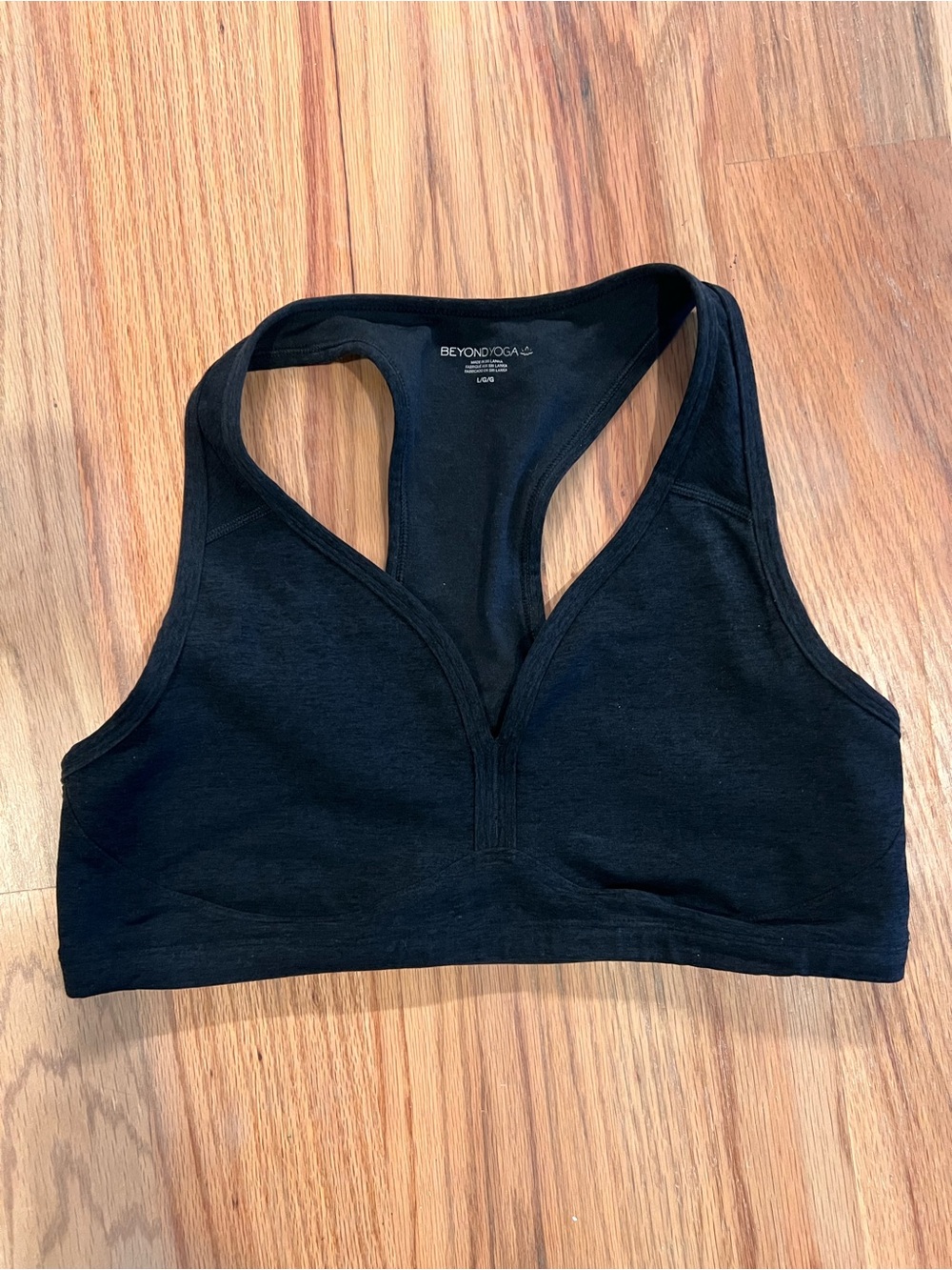Beyond Yoga Black V-Neck Racerback Sports Bra